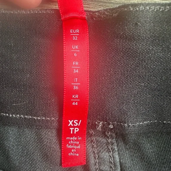 SPANX Stretch Twill Shorts 4” in Washed Black - Picture 4 of 5